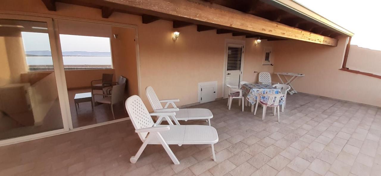 Fronte Mare Attico Indipendente Ed Esclusivo Con Terrazza Panoramica Apartment Изола Роса Екстериор снимка