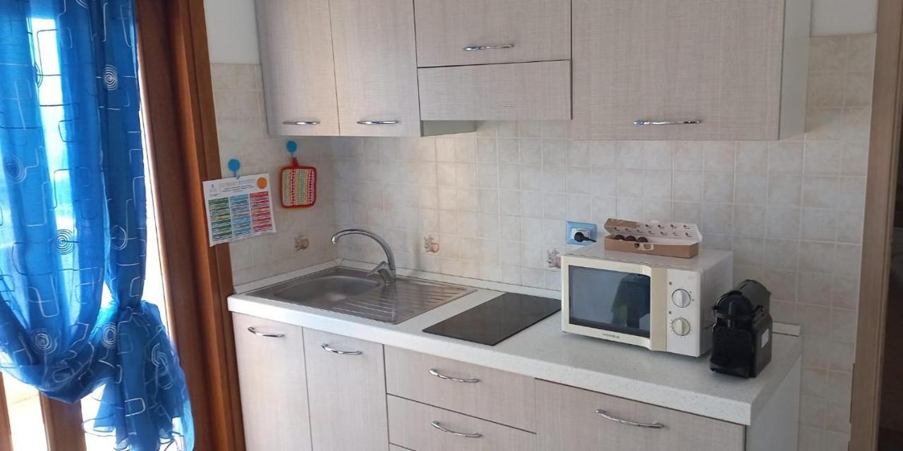 Fronte Mare Attico Indipendente Ed Esclusivo Con Terrazza Panoramica Apartment Изола Роса Екстериор снимка